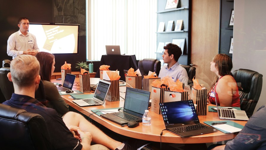 A facilitator leading a workplace learning discussion